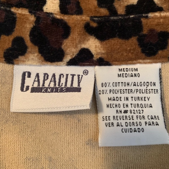 Medium “Capacity” Leopard print top - Picture 4 of 4